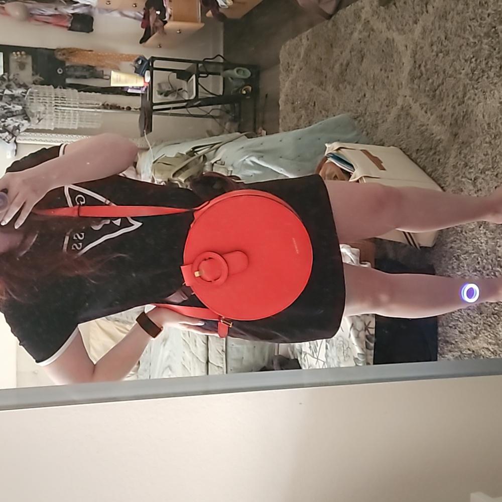 Round Purse - Picture 2 of 13